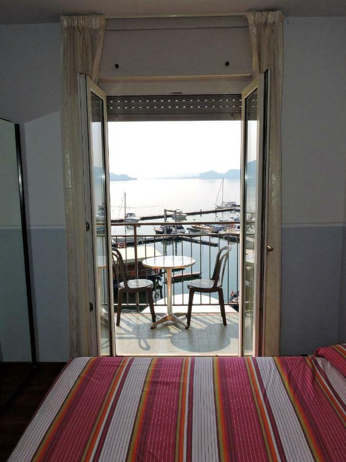 Hotel Capri Lesa Exteriör bild